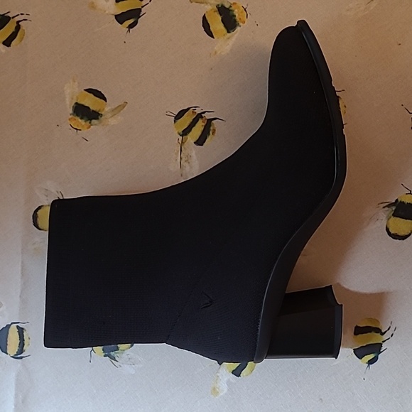 Vivaia Amanda Running Heel Almond Toe Ankle Boots, Black, 38.5 - Picture 1 of 8